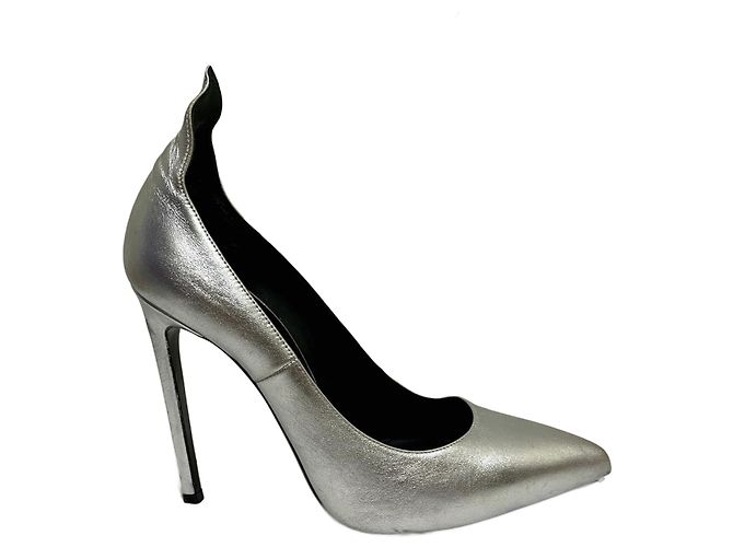 Saint Laurent Thorn silver leather pumps Silvery