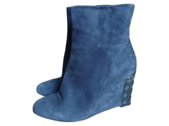 Bottines Christian Dior Cannage en daim bleu à talon compensé