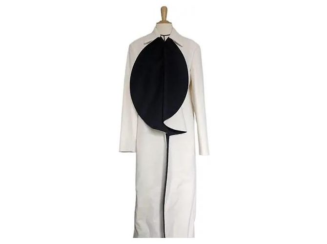Loewe white cashmere and wool coat with navy blue collar