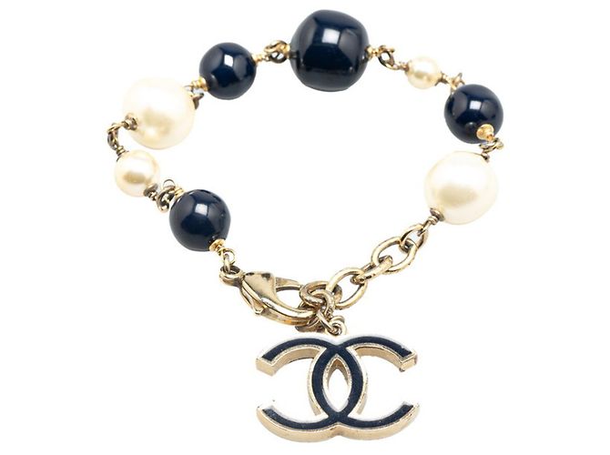 Bracciale Charm Coco Mark di Chanel Nero D'oro