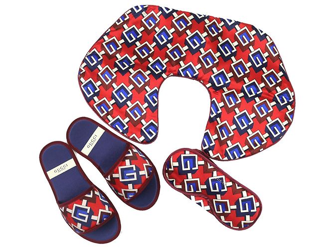 Set de Viaje de Seda Gucci Roja