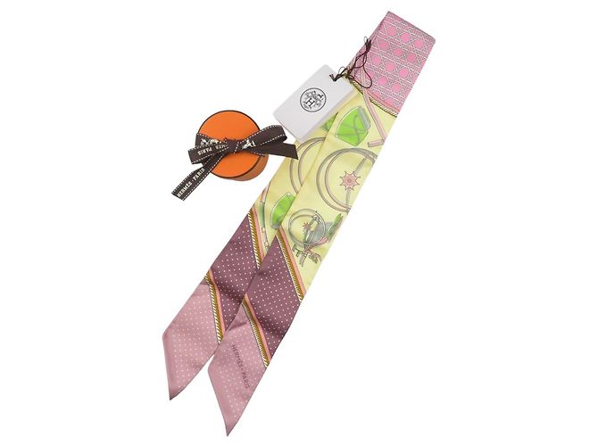 Lenço de Carroça com Dobragem Twilly Hermès Rosa Amarelo