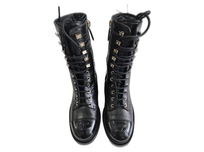 Botas Chanel de piel negra Negro