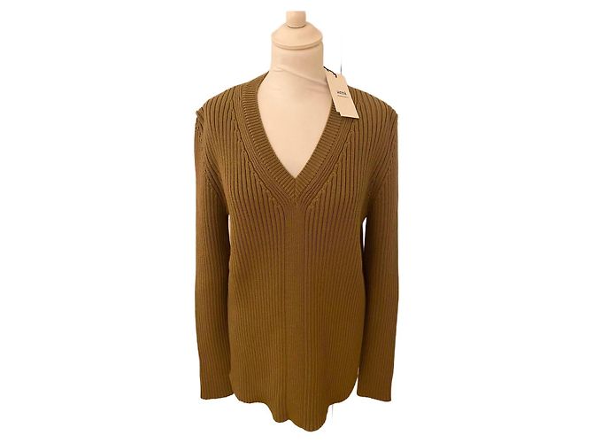Neuer beiger AMI-Pullover 