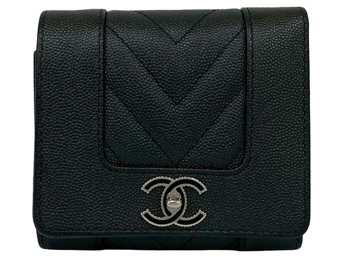 Cartera tri-fold V-stitch Mademoiselle Coco de Chanel Negro