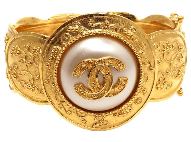 Pulseira Chanel Coco Mark Dourada Gold hardware
