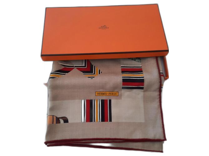 Sciarpa Hermès 140 in Cashmere e Seta - Nuova, nella sua scatola. Multicolore