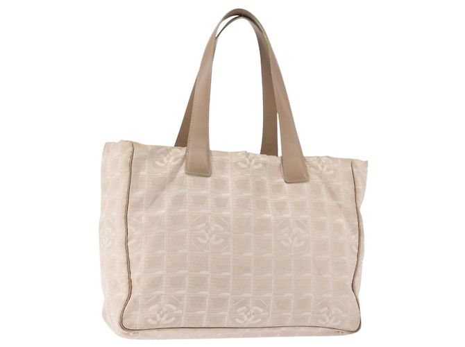 CHANEL Nova Bolsa Tote de Viagem Nylon Bege Ouro CC Auth BA5630 Dourado
