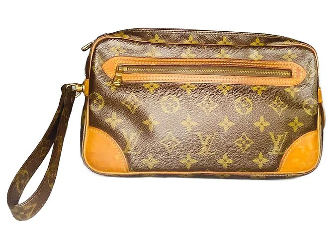 Louis Vuitton Marly Dragonne Clutch Monogram Castaño