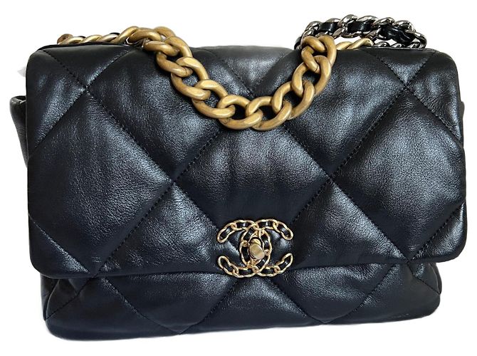 Borsa Chanel 19 Large in agnello nero