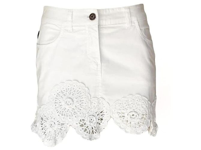 Minigonna Moschino Jeans bianca in cotone con crochet Bianco