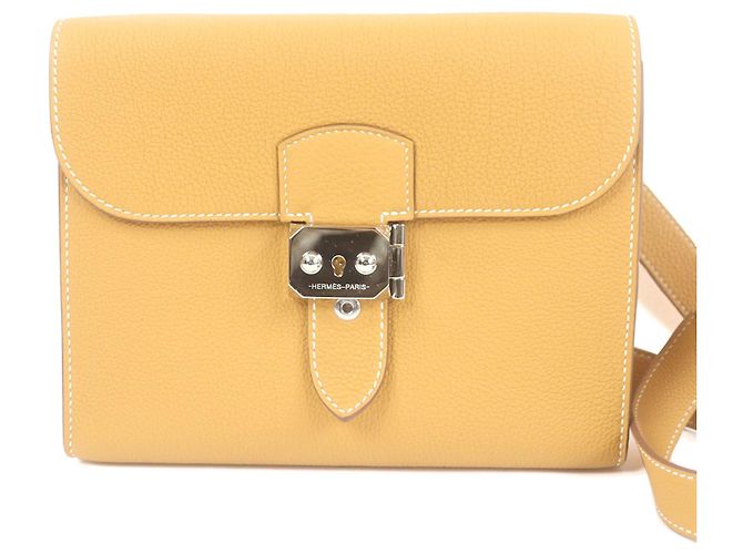 Bolsa de Ombro Togo Adepesh da Hermès Bege