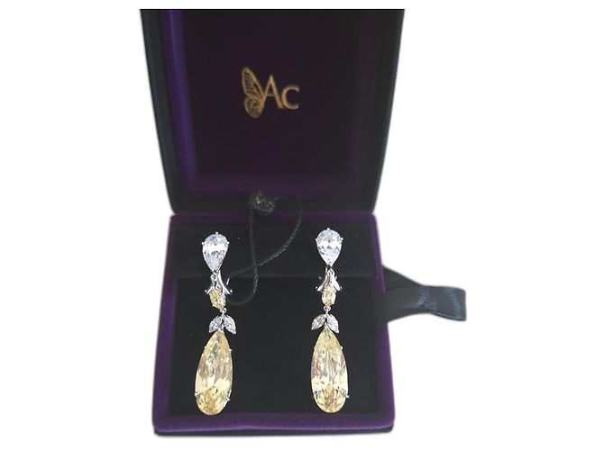 Autre Marque Pendientes Calla Lily Canary de Anabela Chan Blanco Dorado