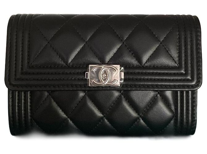 Chanel Boy Silberne Geldbörse Schwarz