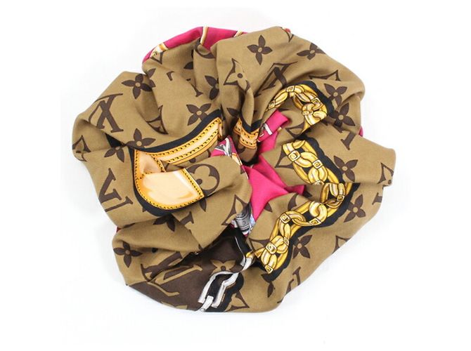 Coletero Trochoux de Seda Louis Vuitton Castaño