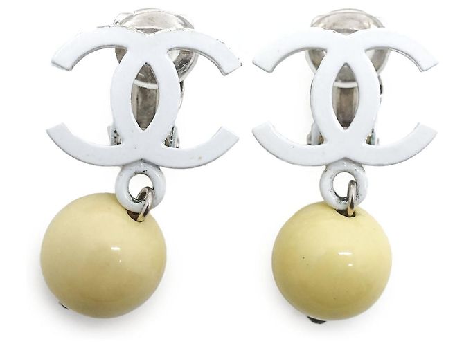 Chanel CC Logo Clip-On Ohrringe Weiß