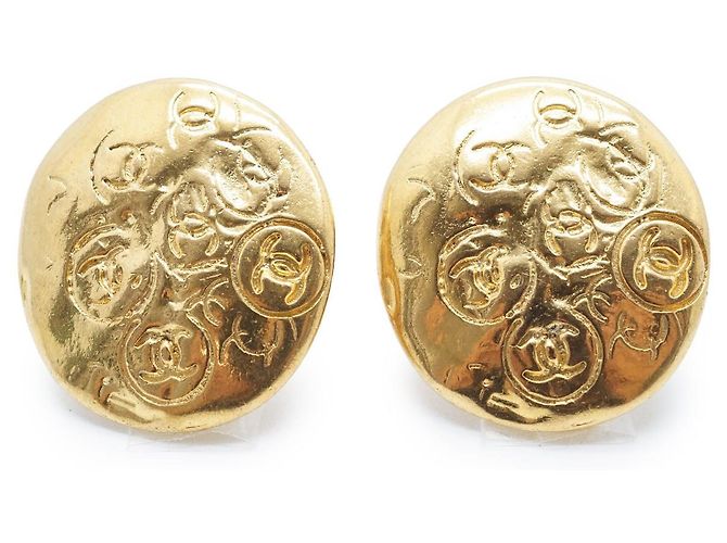 Chanel Boucles d'oreilles à clip multiple CC en relief GP Doré