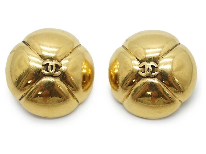 Chanel Brincos de clip redondos com flores Coco Mark GP Dourado