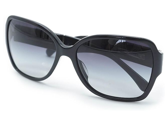 Chanel Occhiali da sole con montatura nera CC Logo Nero