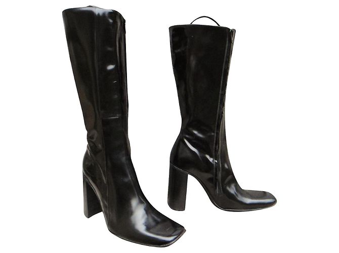 Free Lance Black Leather Boots