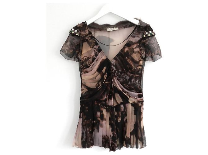 Blusa com estampa Temple, joias e acabamento em pele Prada Outono 2004 Marrom