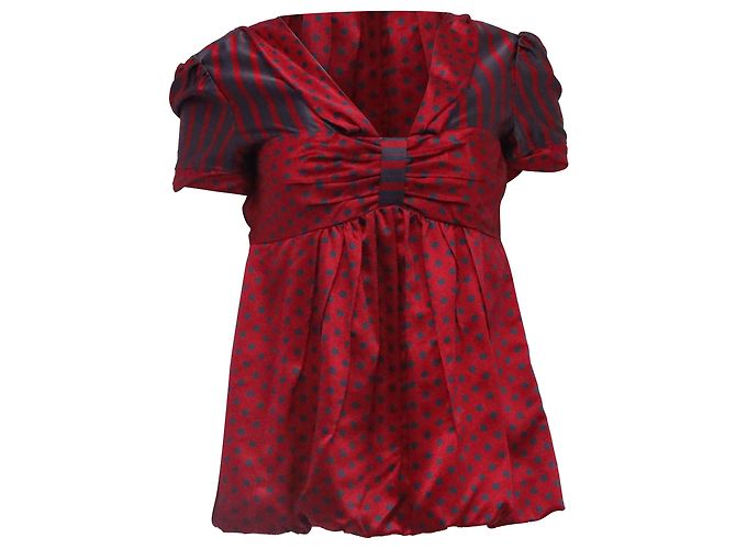 Blusa in seta bordeaux a pois e righe a V di Marc Jacobs Rosso Bordò