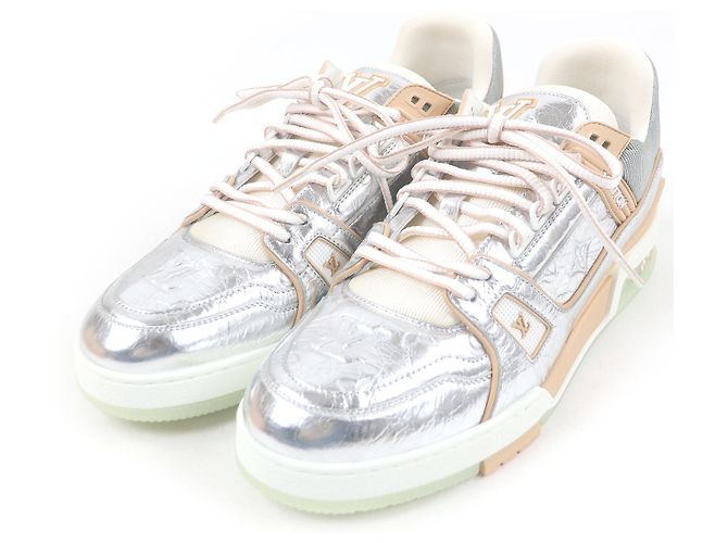 Tênis de couro Louis Vuitton LV Trainer Line Prata