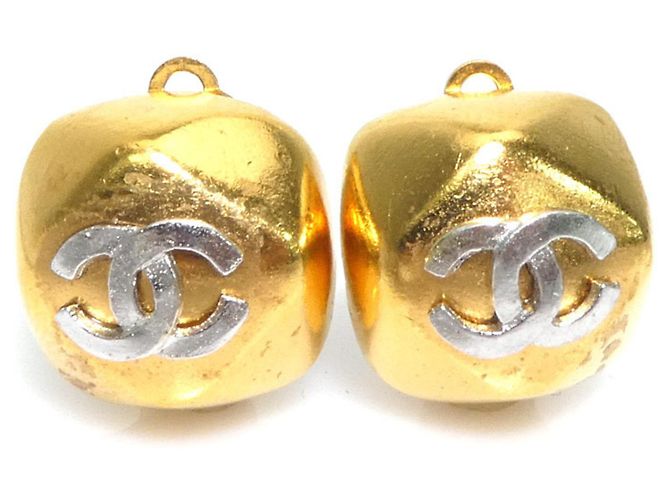 Brincos de metal com clipe Coco Mark da Chanel Dourado