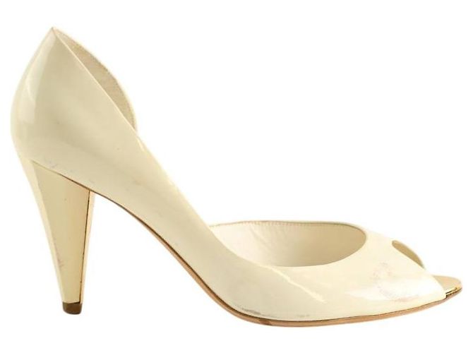 Chanel Saltos de couro verniz ecru