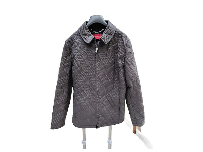 Sublime kurze gesteppte graue Burberry-Jacke Größe 42 FR / L-XL mit gesticktem Logo