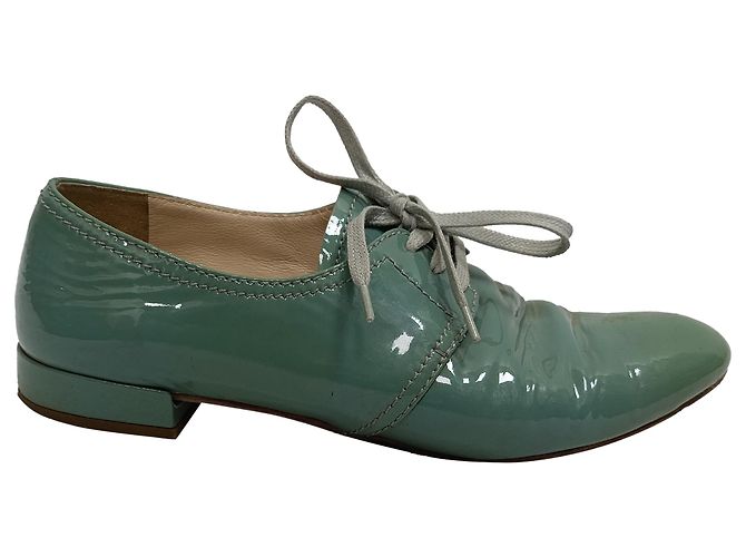 Oxfords à lacets Prada en cuir verni vert Vert olive