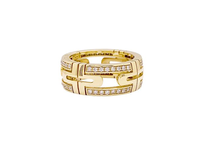 Anello Bulgari, "Parentesi", oro giallo e diamanti.
