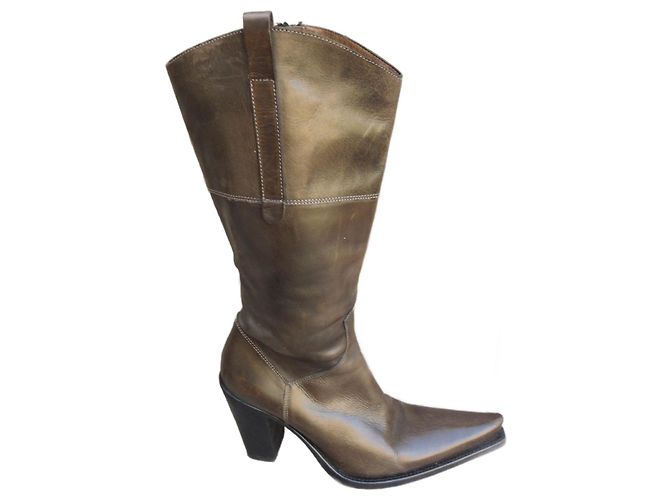 Botas Sartore de couro marrom