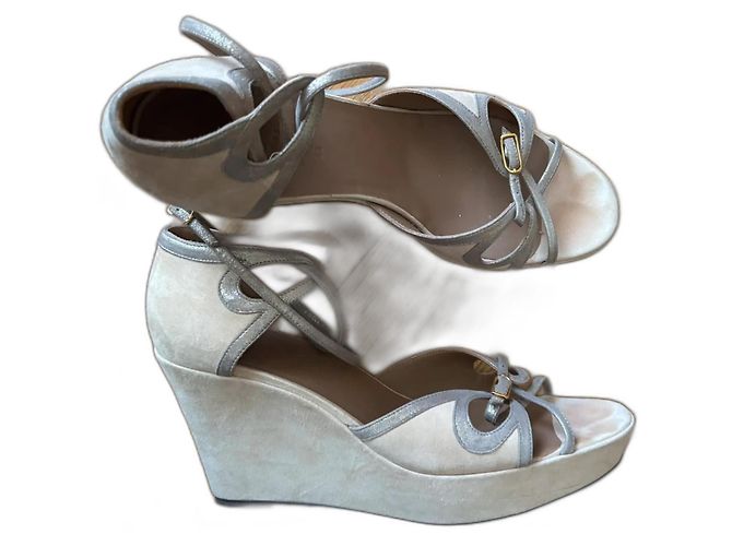 Sandales à talons compensés Hermès Beige en cuir
