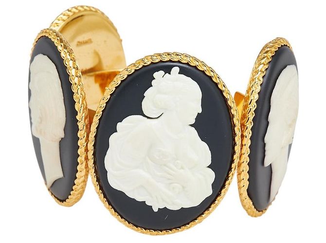 Timeless Bracciale Cameo Chanel D'oro