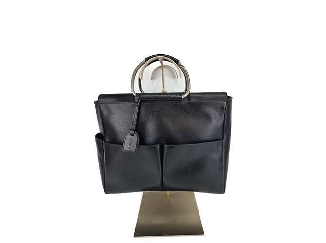 Gucci Handtasche aus schwarzem Leder