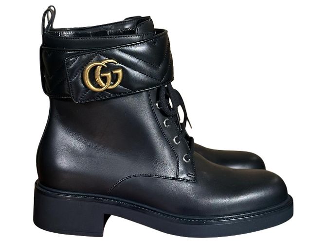 Gucci Botas de tornozelo acolchoadas GG Marmont Preto
