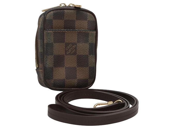 Estuche Okapi para cámara Damier PM Louis Vuitton Castaño