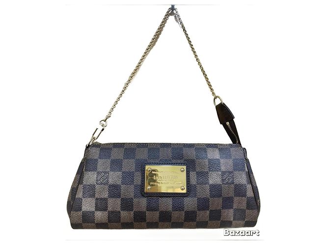Clutch Louis Vuitton Eva em couro marrom