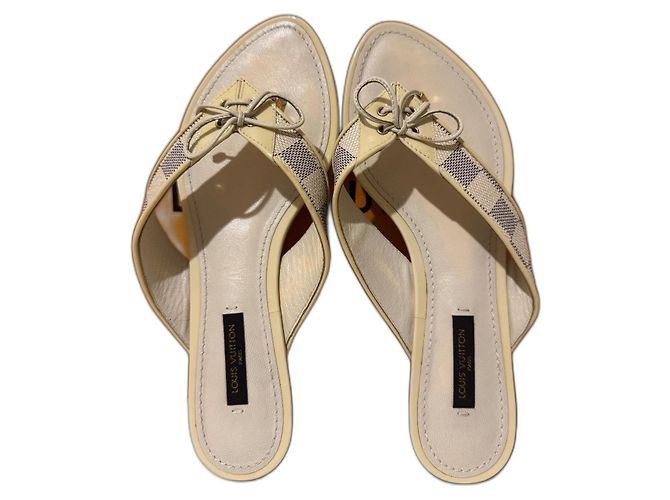 Louis Vuitton Sandalen Weiß