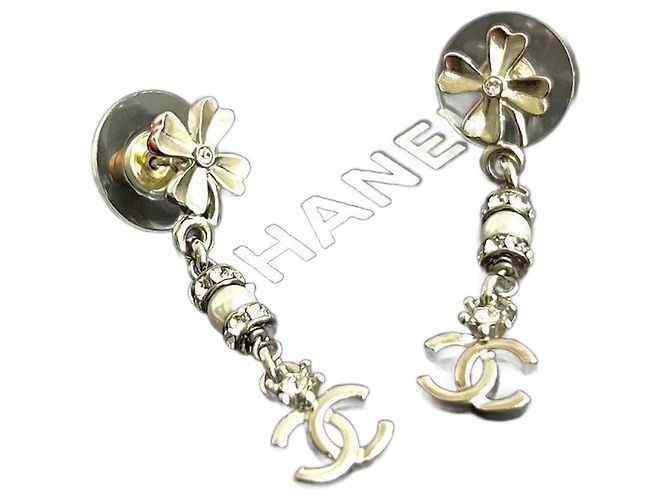 Boucles d'oreilles Chanel Coco Mark Trèfle Argenté Métallisé