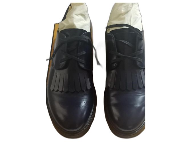 Fendi Scarpe in pelle lucida blu navy