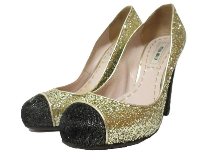 Miu Miu Glitzer-Haarwildleder-Pumps Schwarz Golden