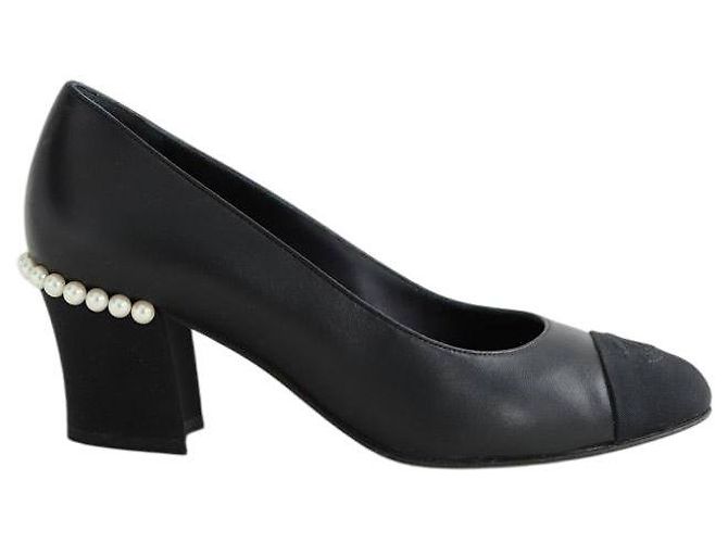 Chanel Talons en cuir noirs