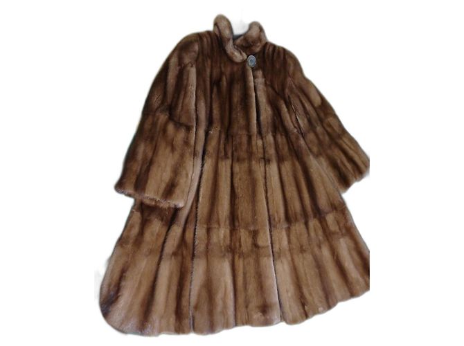 Autre Marque Mink fur coat light brown flared model