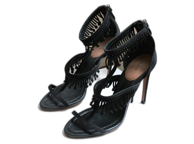New black leather Alaïa pumps size 40