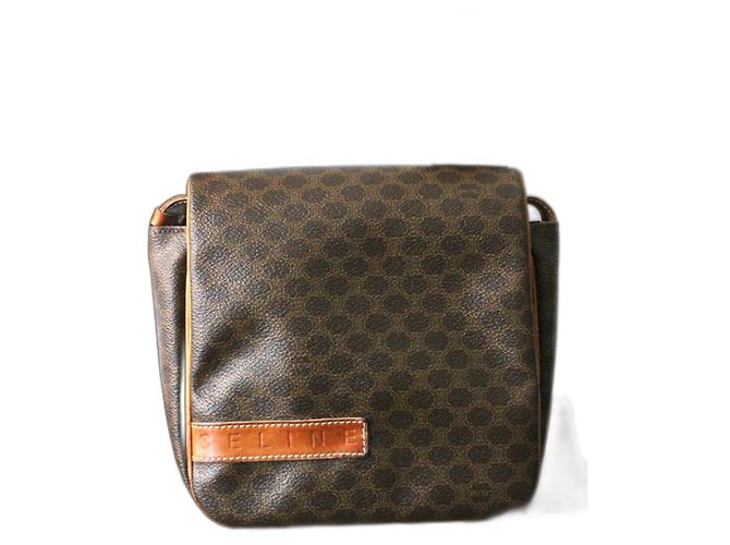 Triomphe Bolsa Céline com aba em lona e couro marrom com padrão triunfo