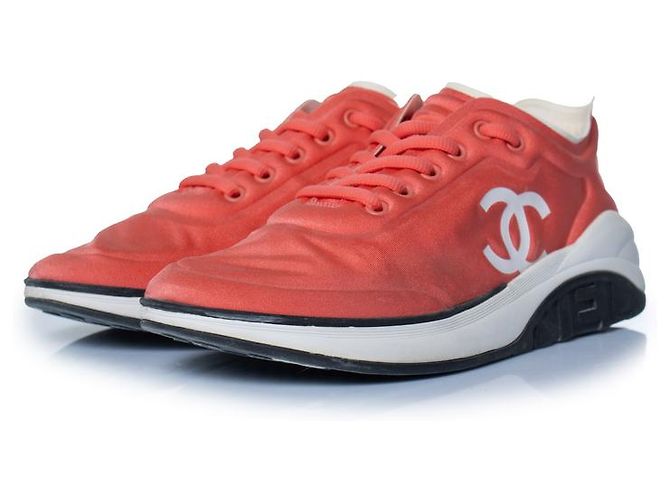 Chanel, sneakers basse in lycra rosa con logo CC 19P Nero Bianco