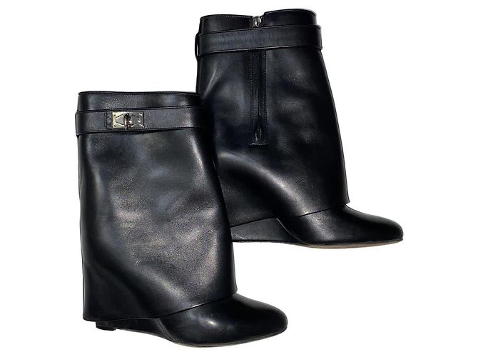Amazing Givenchy Shark Lock Boots Black