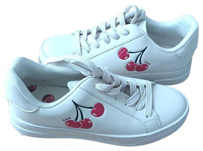 Tênis Coach com Estampa de Cereja Fora de branco